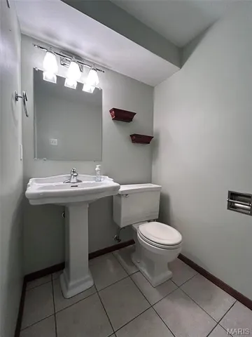 $2,395 | 7231 Briarview Drive, St. Louis, MO 63123