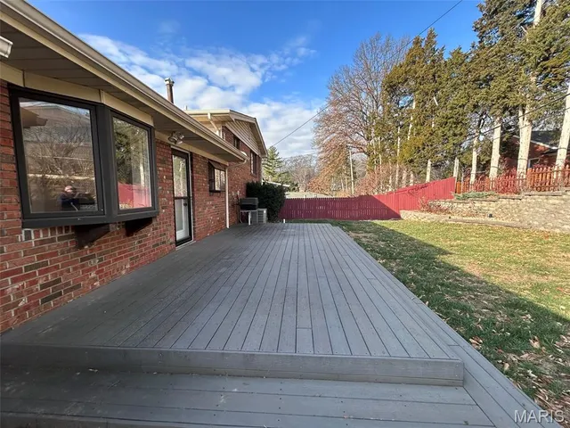 $2,395 | 7231 Briarview Drive, St. Louis, MO 63123