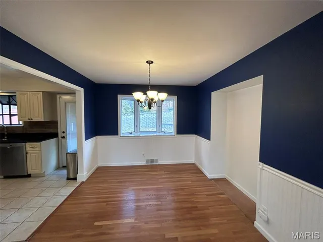 $2,395 | 7231 Briarview Drive, St. Louis, MO 63123