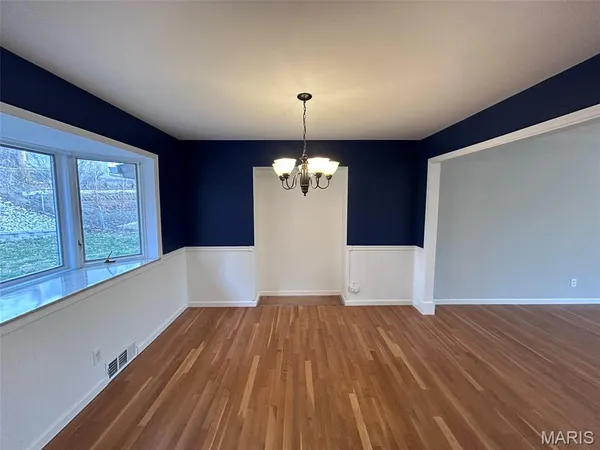 $2,395 | 7231 Briarview Drive, St. Louis, MO 63123