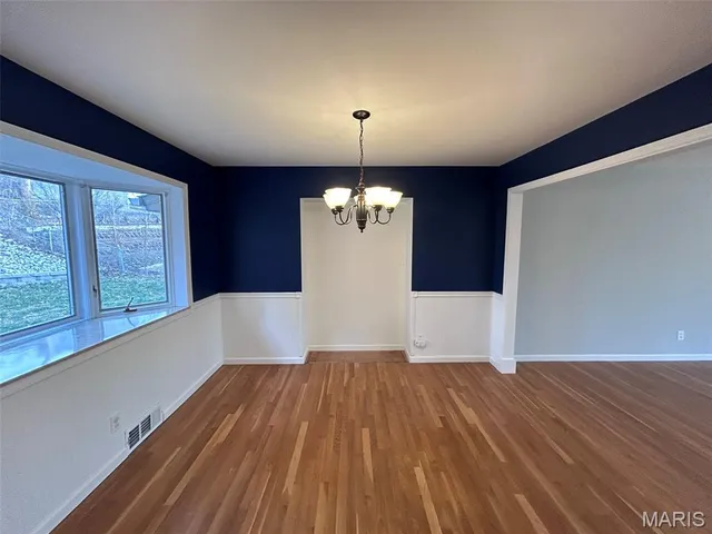 $2,395 | 7231 Briarview Drive, St. Louis, MO 63123