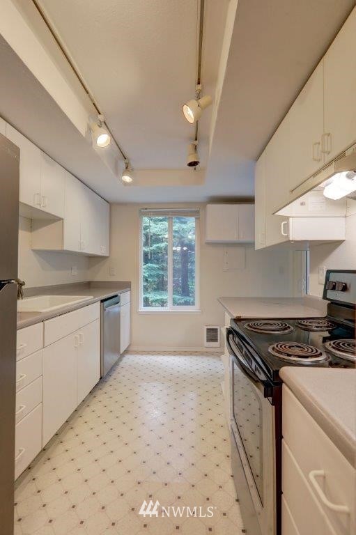 17526 151st Avenue Southeast, Unit 48 Renton, WA 98058 - Photo 4 of 13