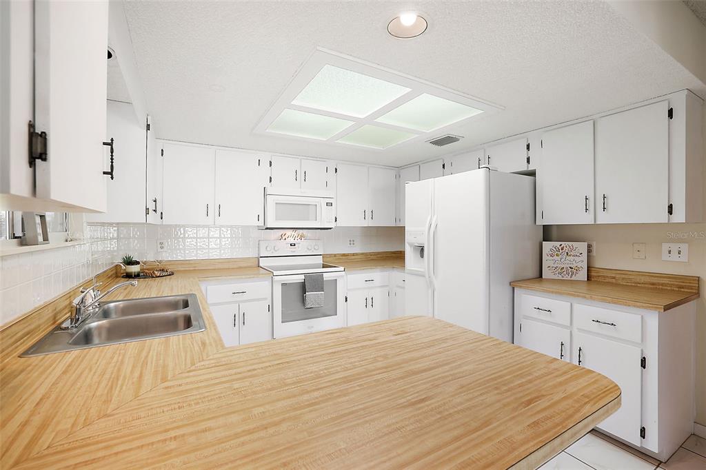 11471 Southwest 84th Court Road Ocala, FL 34481 - Photo 16 of 28 Gallery Image 16