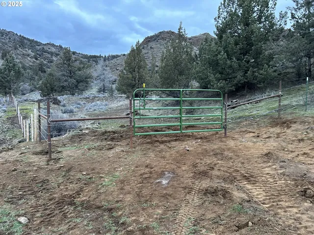 $925,000 | 43697 Highway 402, Kimberly, OR 97848