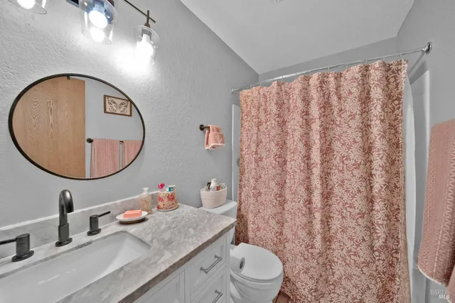 $379,000 | 3703 Harrow Court, Redding, CA 96002