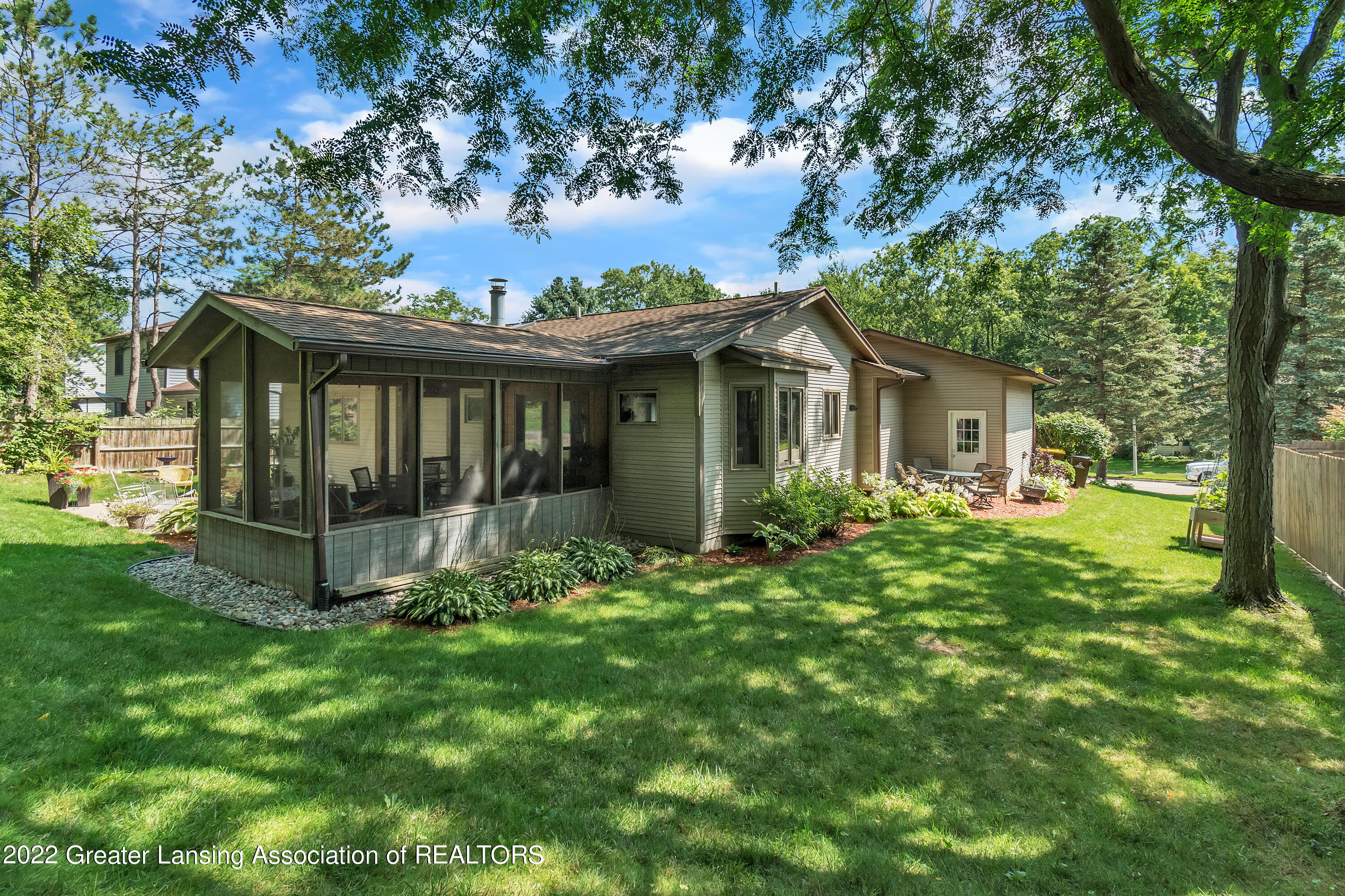 230 Williamsburg Road Lansing, MI 48917 - Photo 36 of 37 36-230-Williamsburg-Road-WindowStill-Rea