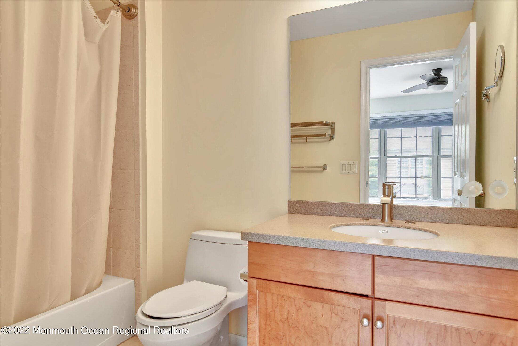 248 River Road, Unit 248 Piscataway, NJ 08854 - Photo 18 of 18 18-Bathroom