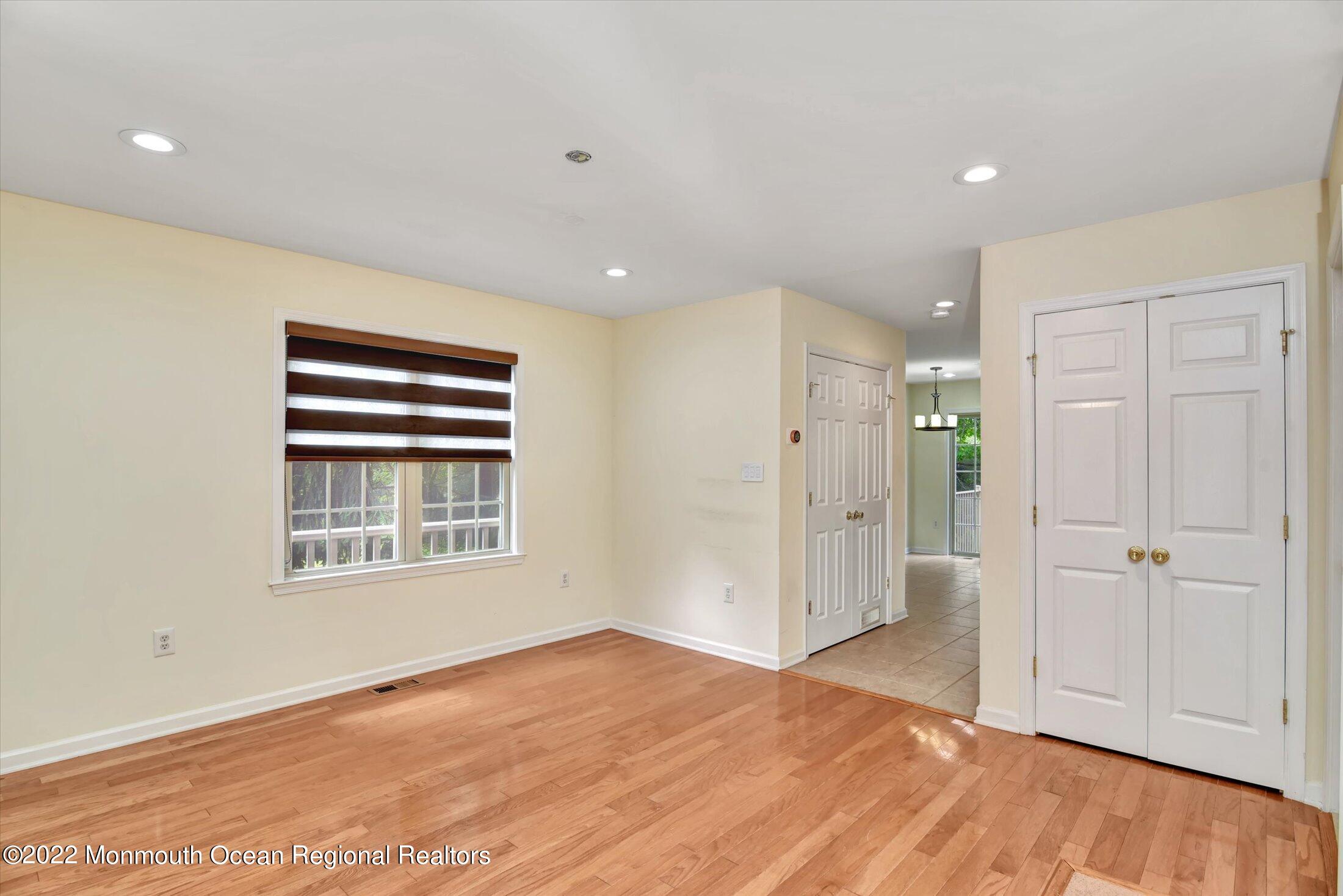 248 River Road, Unit 248 Piscataway, NJ 08854 - Photo 9 of 18 08-Dining Room