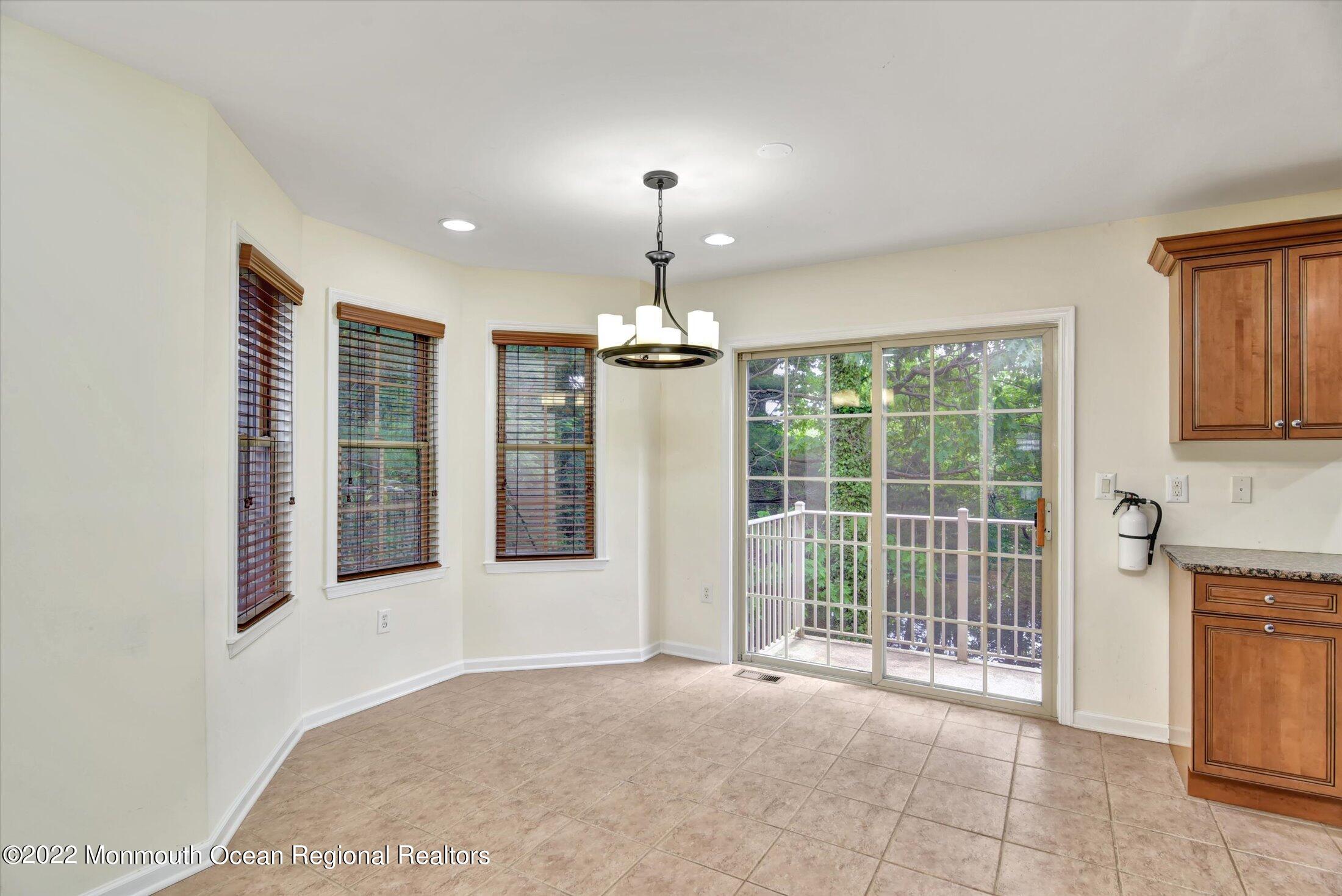 248 River Road, Unit 248 Piscataway, NJ 08854 - Photo 10 of 18 10-Kitchen