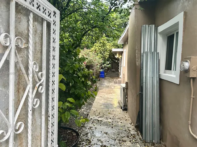 $2,900 | 261 Northwest 49th Street, Unit A, Miami, FL 33127