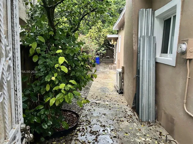 $2,900 | 261 Northwest 49th Street, Unit A, Miami, FL 33127