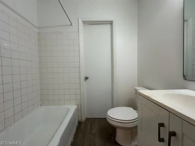 $800 | 1815 McKnight Mill Road, Unit A, Greensboro, NC 27405