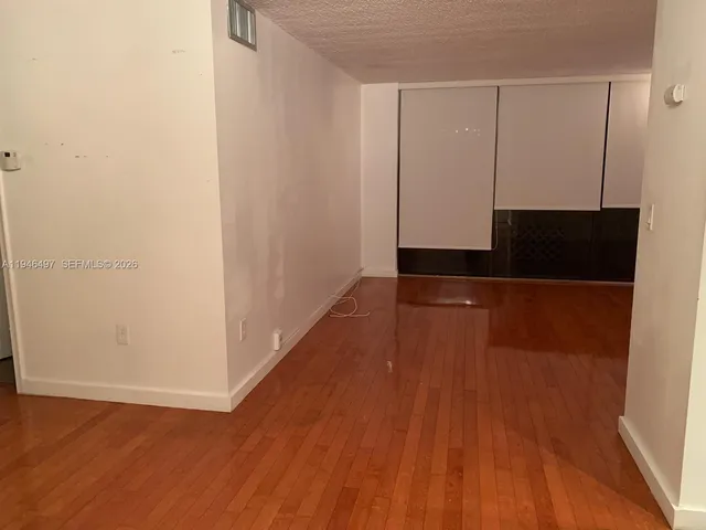 $2,999 | 911 East Ponce De Leon Boulevard, Unit 403, Coral Gables, FL 33134