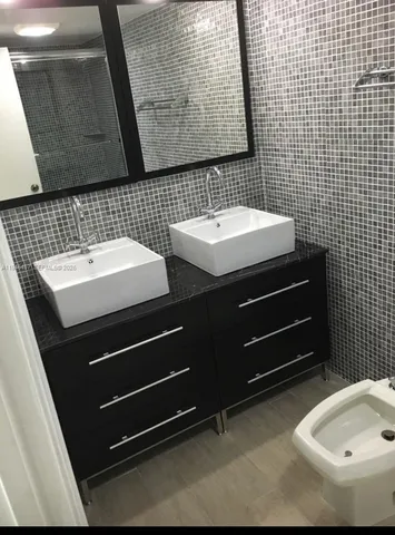 $2,999 | 911 East Ponce De Leon Boulevard, Unit 403, Coral Gables, FL 33134