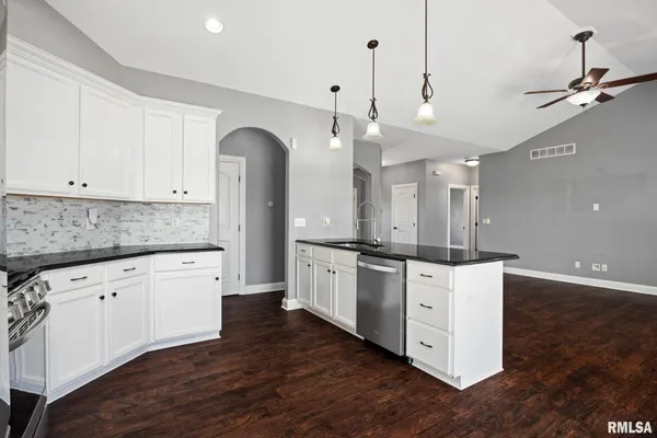 $399,990 | 10732 North Trail View Drive, Dunlap, IL 61525