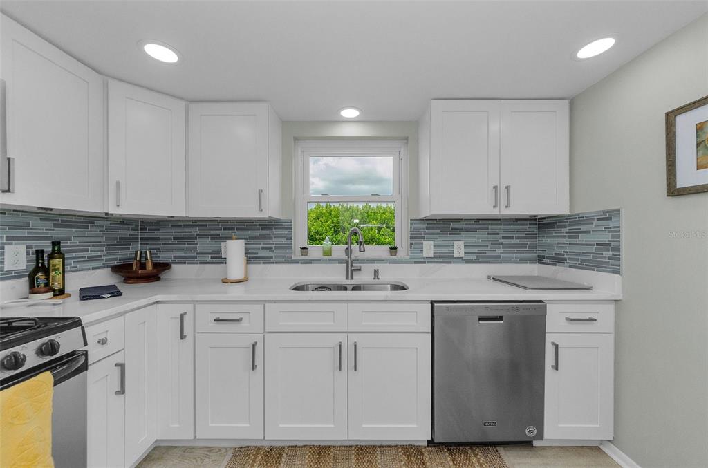 1525 Ruth Road Dunedin, FL 34698 - Photo 16 of 40