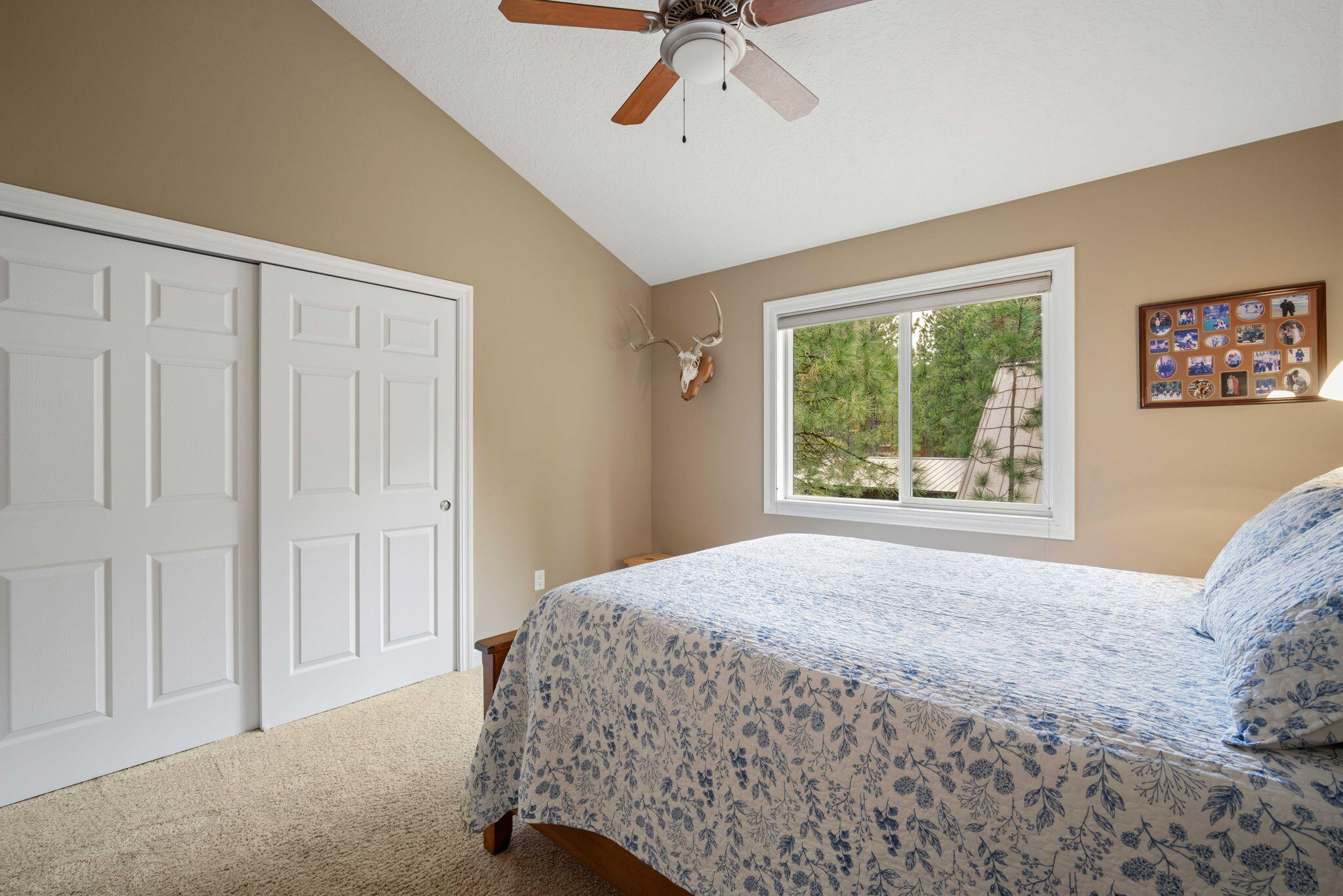 14234 Whitewater Loop La Pine, OR 97739 - Photo 30 of 62 Third bedroom