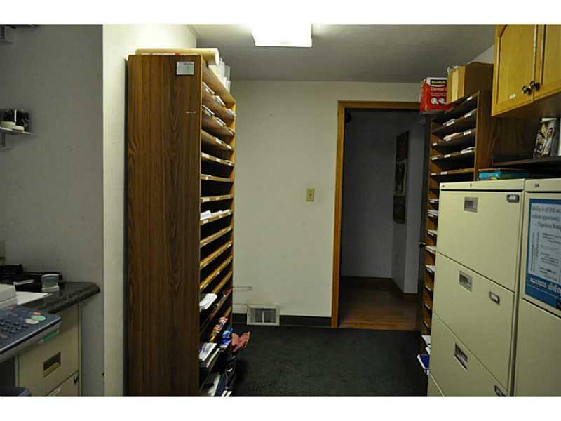 655 Freeport Road Butler, PA 16002 - Photo 13 of 16 Den.