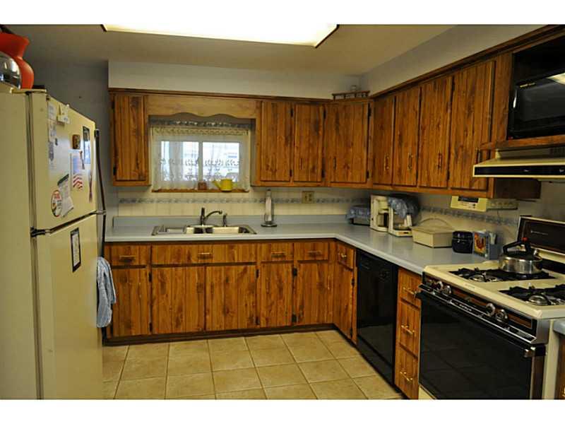655 Freeport Road Butler, PA 16002 - Photo 4 of 16 Kitchen.