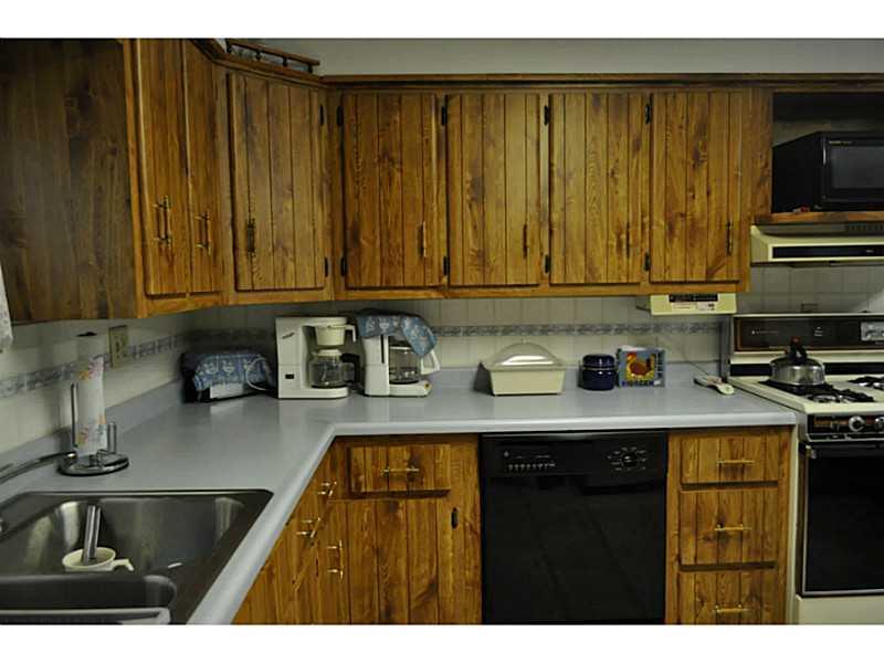 655 Freeport Road Butler, PA 16002 - Photo 5 of 16 Kitchen.