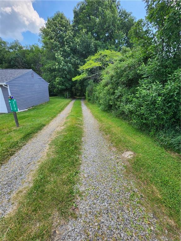 223 South Benbrook Road Butler, PA 16001 - Photo 28 of 31 Private drive from Benbrook Rd to the property.