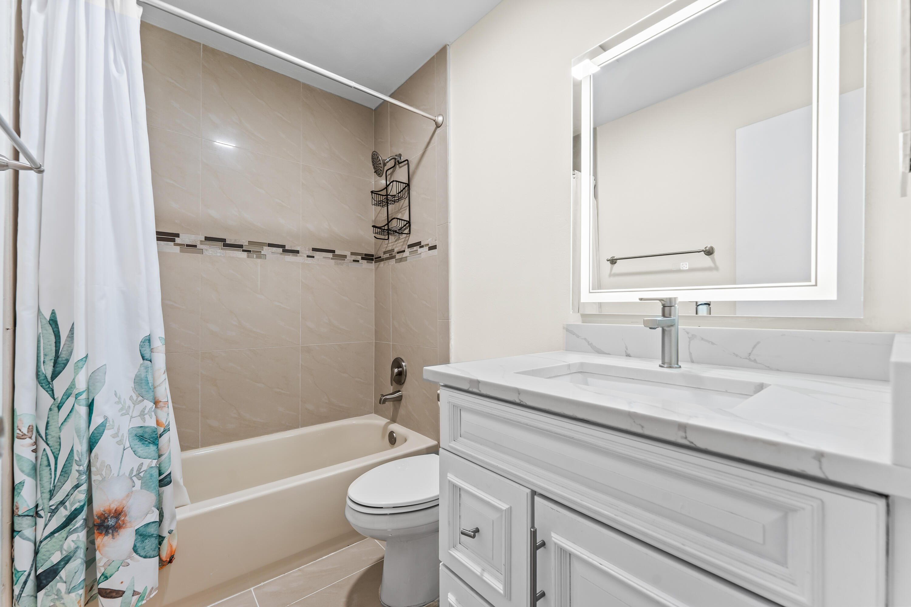 18443 Ruffian Way Boca Raton, FL 33496 - Photo 20 of 35 Guest Bath