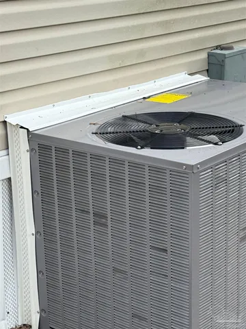 $1,750 | 2339 San Juan Grande, Pensacola, FL 32507