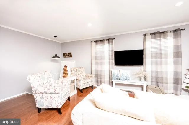 $329,000 | 10732 Pelle Circle, Philadelphia, PA 19154