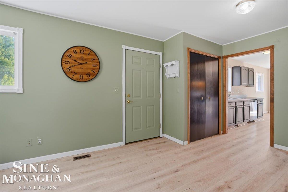 2122 Michigan Street Algonac, MI 48001 - Photo 11 of 40