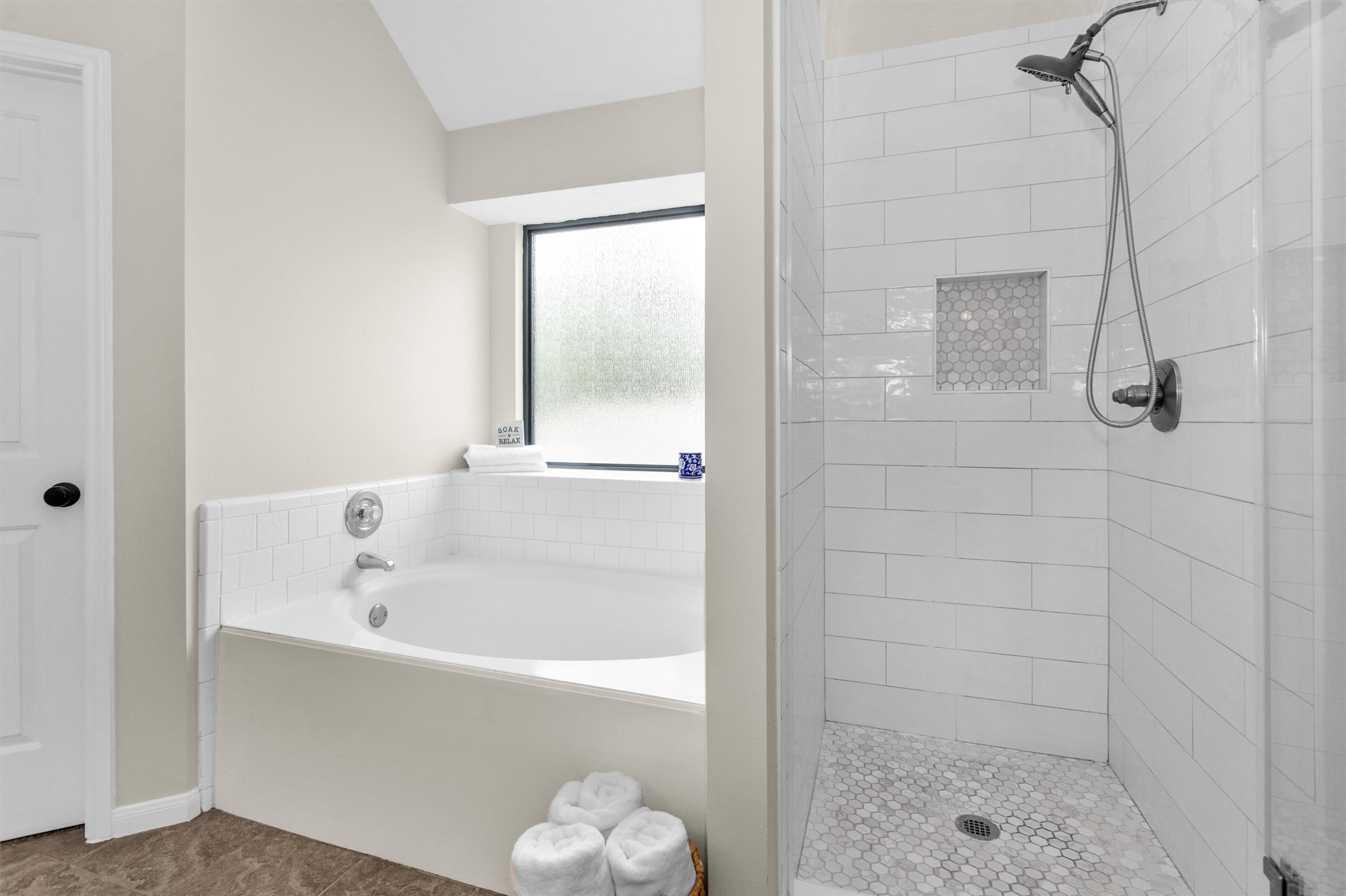 7419 Alderly Drive Spring, TX 77389 - Photo 25 of 49 a bathroom with a bathtub
