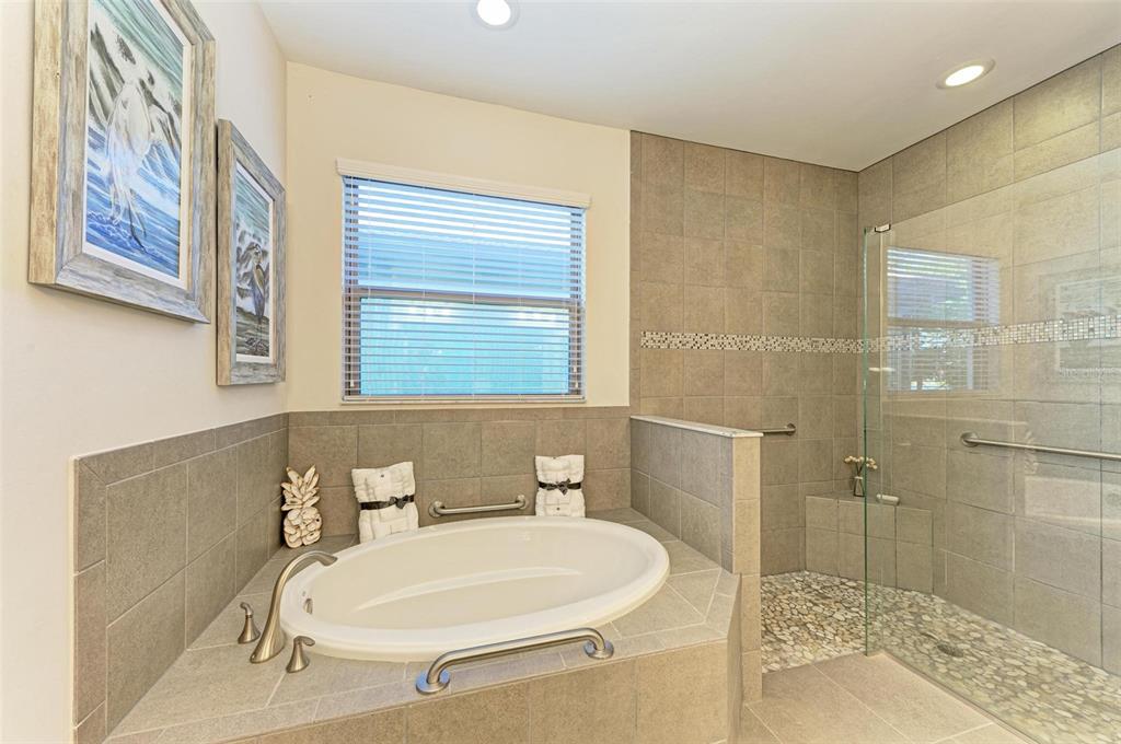 228 Maraviya Boulevard Nokomis, FL 34275 - Photo 31 of 86