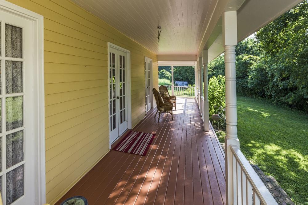 137 Mountain View Road Heiskell, TN 37754 - Photo 4 of 39 image