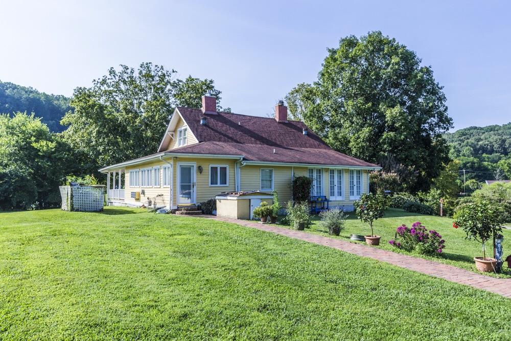 137 Mountain View Road Heiskell, TN 37754 - Photo 5 of 39 image