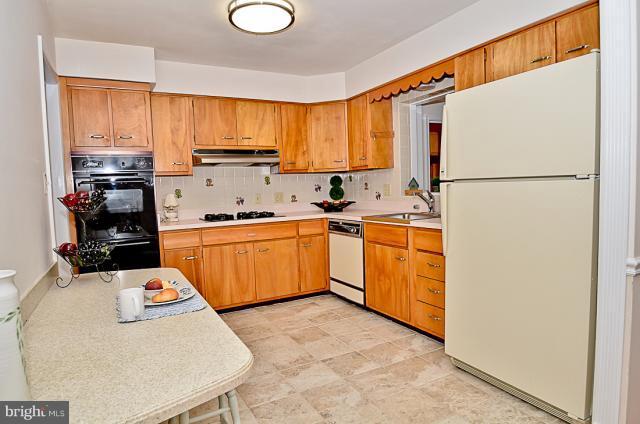 6342 11th Road North Arlington, VA 22205 - Photo 18 of 22 Kitchen