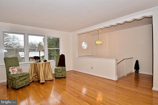 6342 11th Road North Arlington, VA 22205 - Photo 20 of 22 Living Room