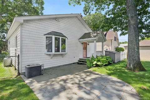 $679,000 | 54 Breezy Point Road, Wading River, NY 11792