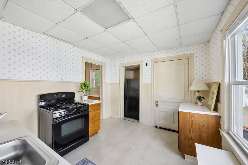 70 Orange Road Montclair, NJ 07042 - Photo 17 of 49