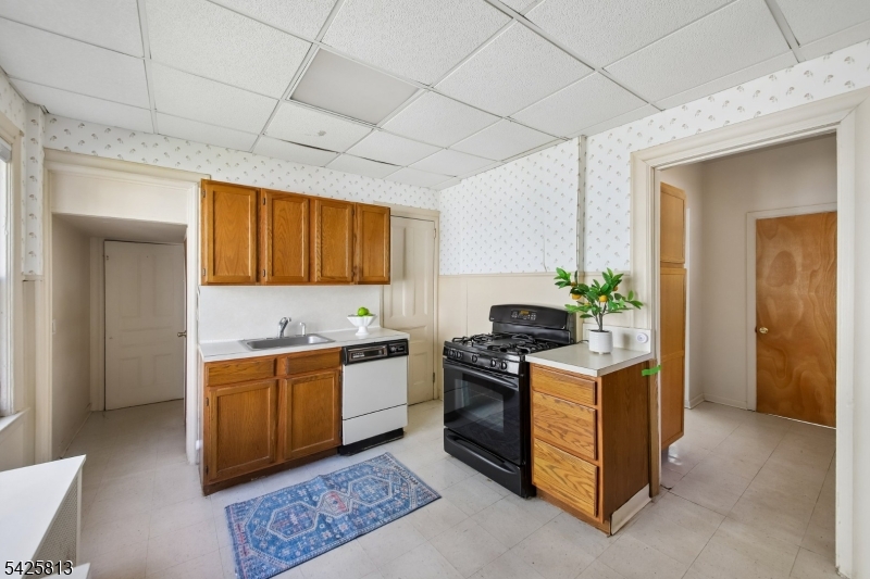 70 Orange Road Montclair, NJ 07042 - Photo 18 of 49
