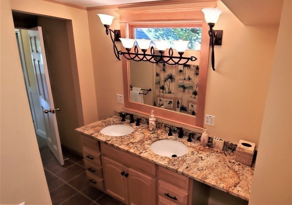 21 R Linden Avenue Beverly, MA 01915 - Photo 22 of 26