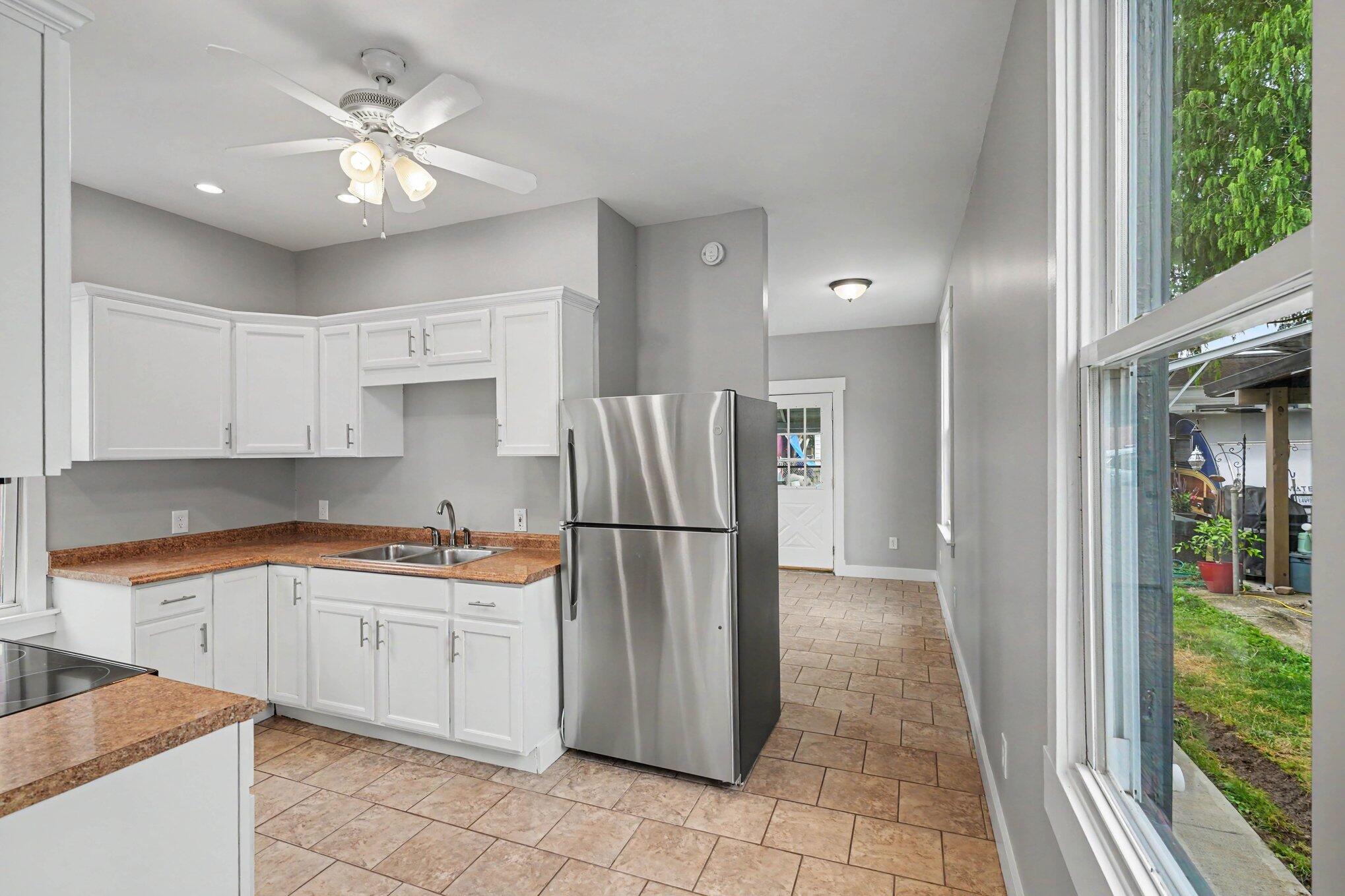 405 Main Street Bromley, KY 41016 - Photo 7 of 18 007_file_3906