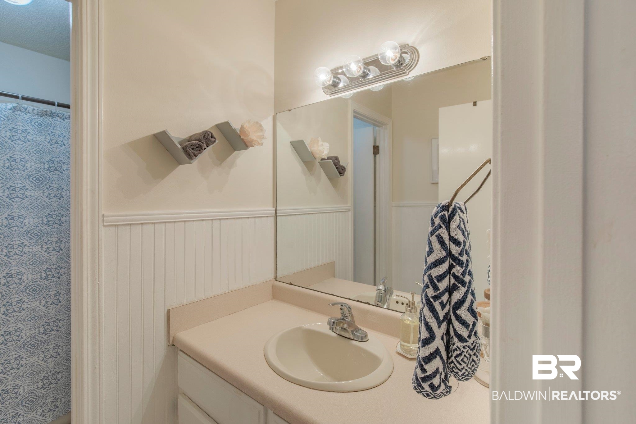 207 Montclair Loop Daphne, AL 36526 - Photo 15 of 32 Bathroom 2