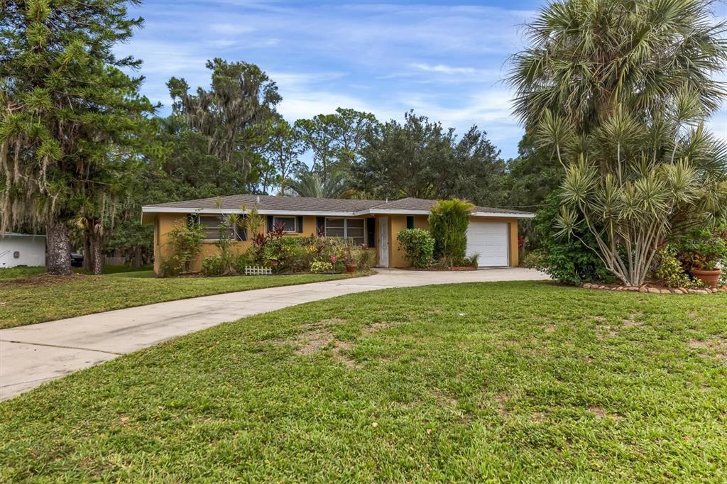 3202 Savage Road Sarasota, FL 34231 - Photo 1 of 1 Large corner lot with circular driveway and spacious single car garage.