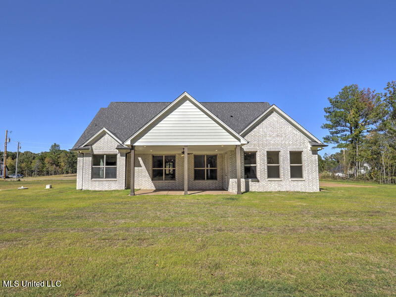 14359 Hidden Loop Byhalia, MS 38611 - Photo 33 of 35 classic cottage back 1