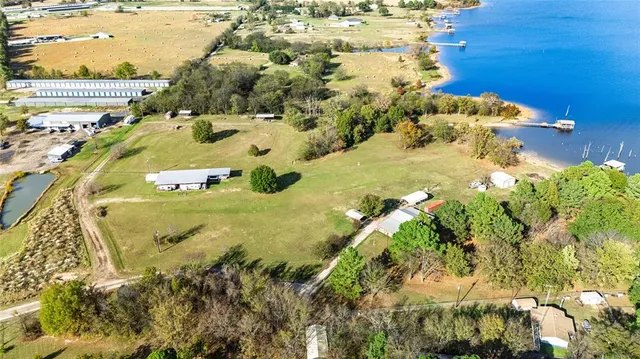 a picture of lake view