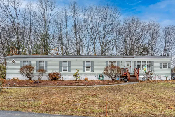 $229,000 | 4 Cammett Drive, Raymond, NH 03077
