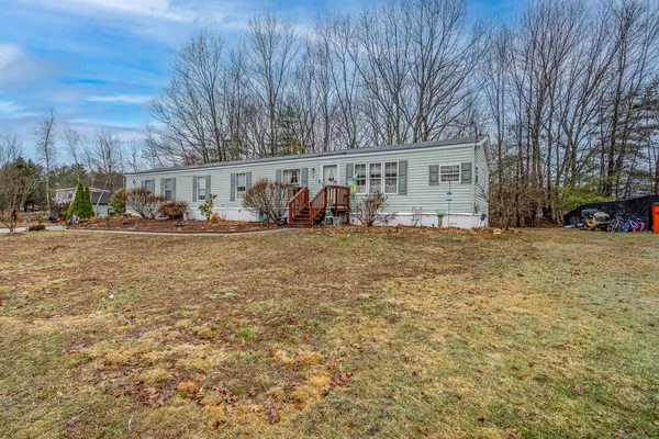 $229,000 | 4 Cammett Drive, Raymond, NH 03077