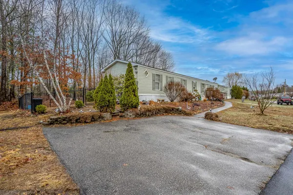 $229,000 | 4 Cammett Drive, Raymond, NH 03077