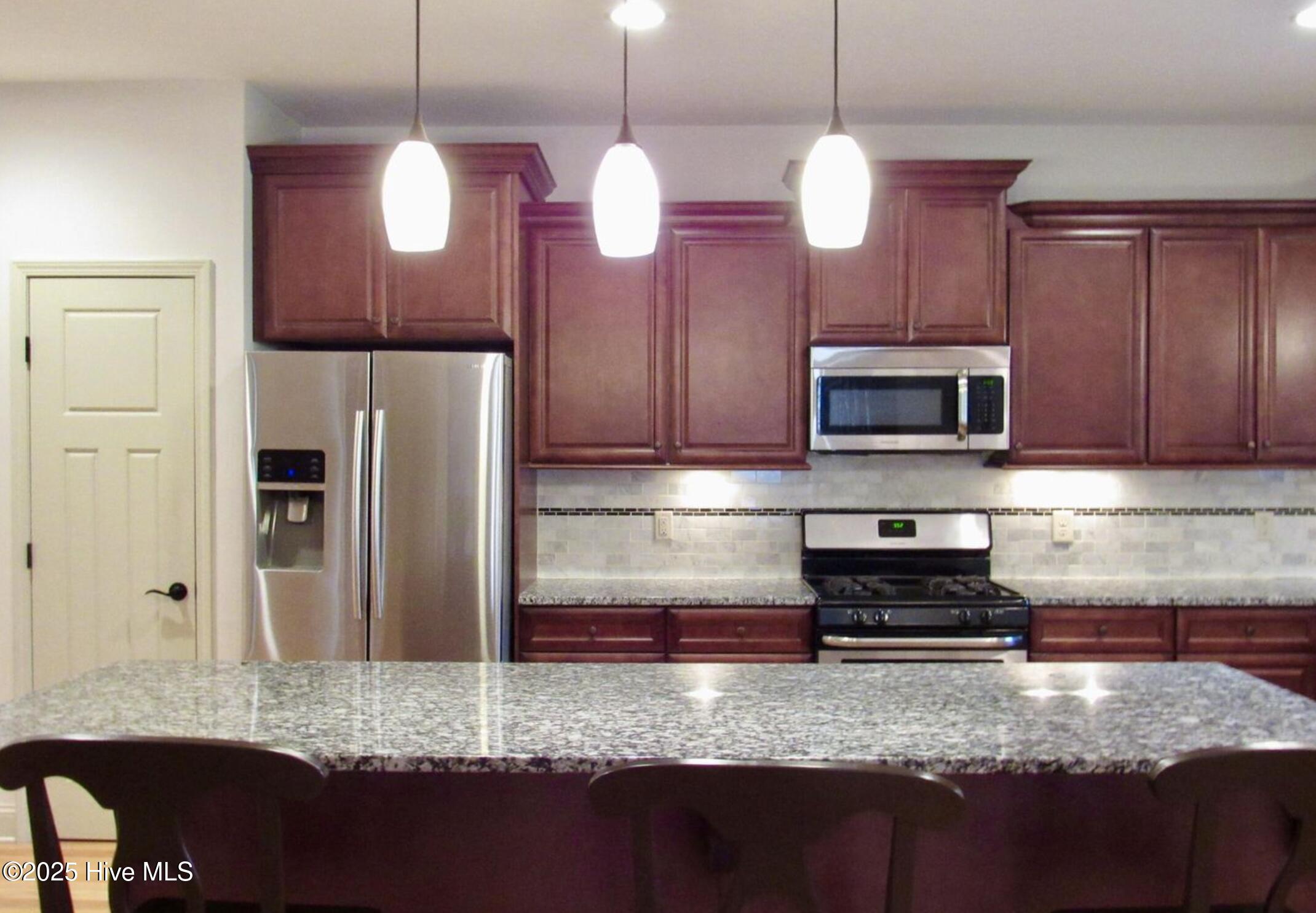 165 Devon Circle Aberdeen, NC 28315 - Photo 4 of 13 KItchen