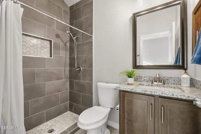 $425,000 | 13729 Lago Vista Avenue, Horizon City, TX 79928