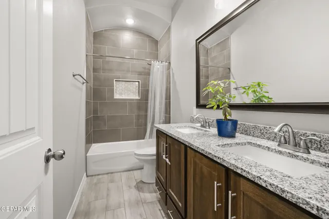 $425,000 | 13729 Lago Vista Avenue, Horizon City, TX 79928